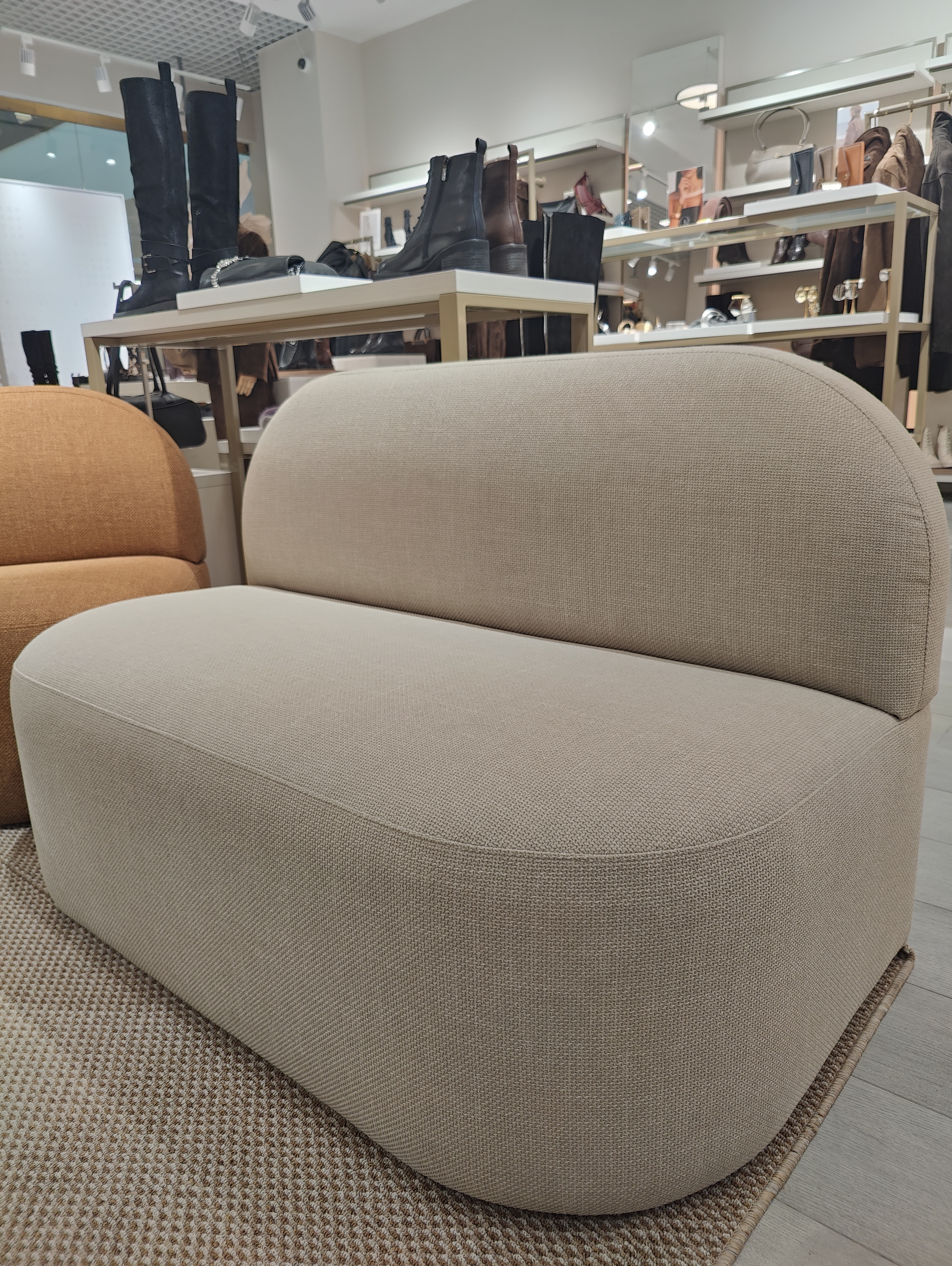 диван для магазина обуви на заказ