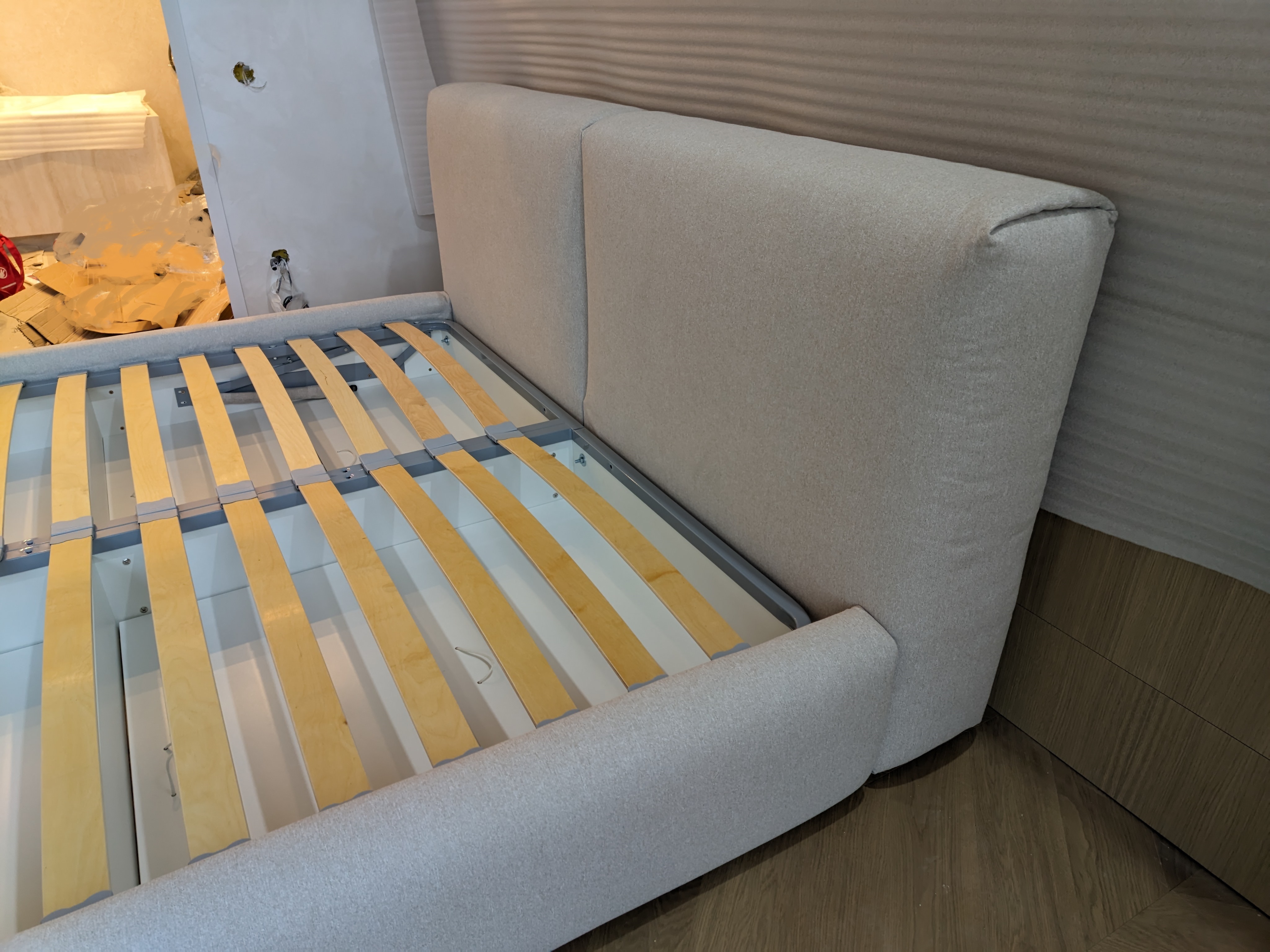 дизайнерская кровать на заказ по размерам luxury sofas