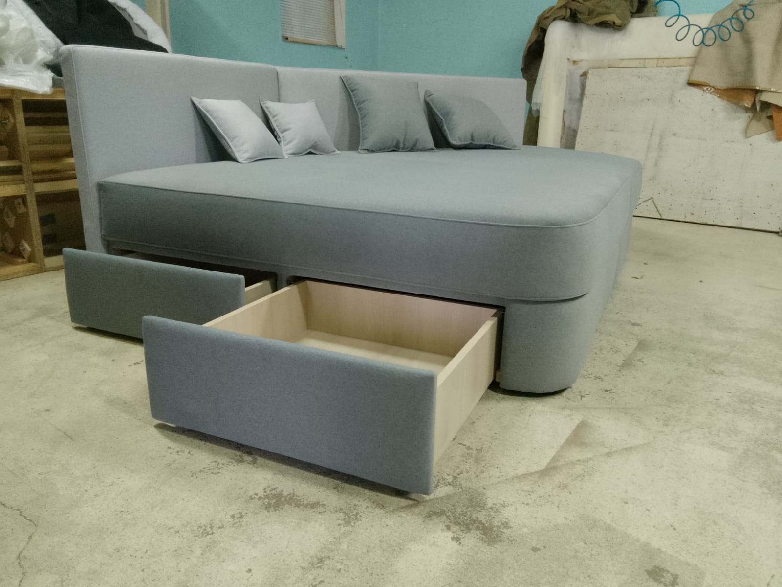 диван сложной формы на лоджию на заказ в спб