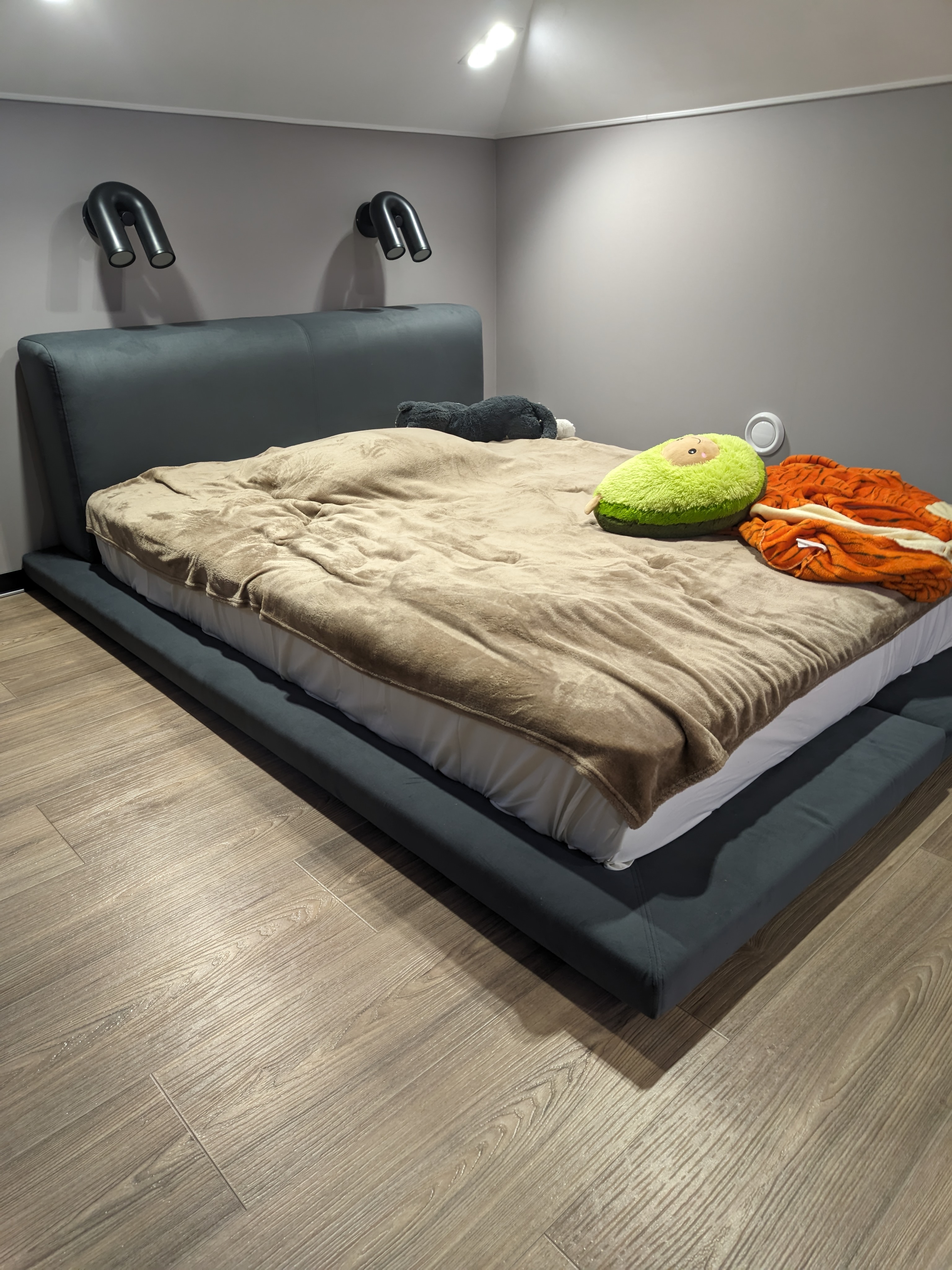 Кровать двуспальная SB811