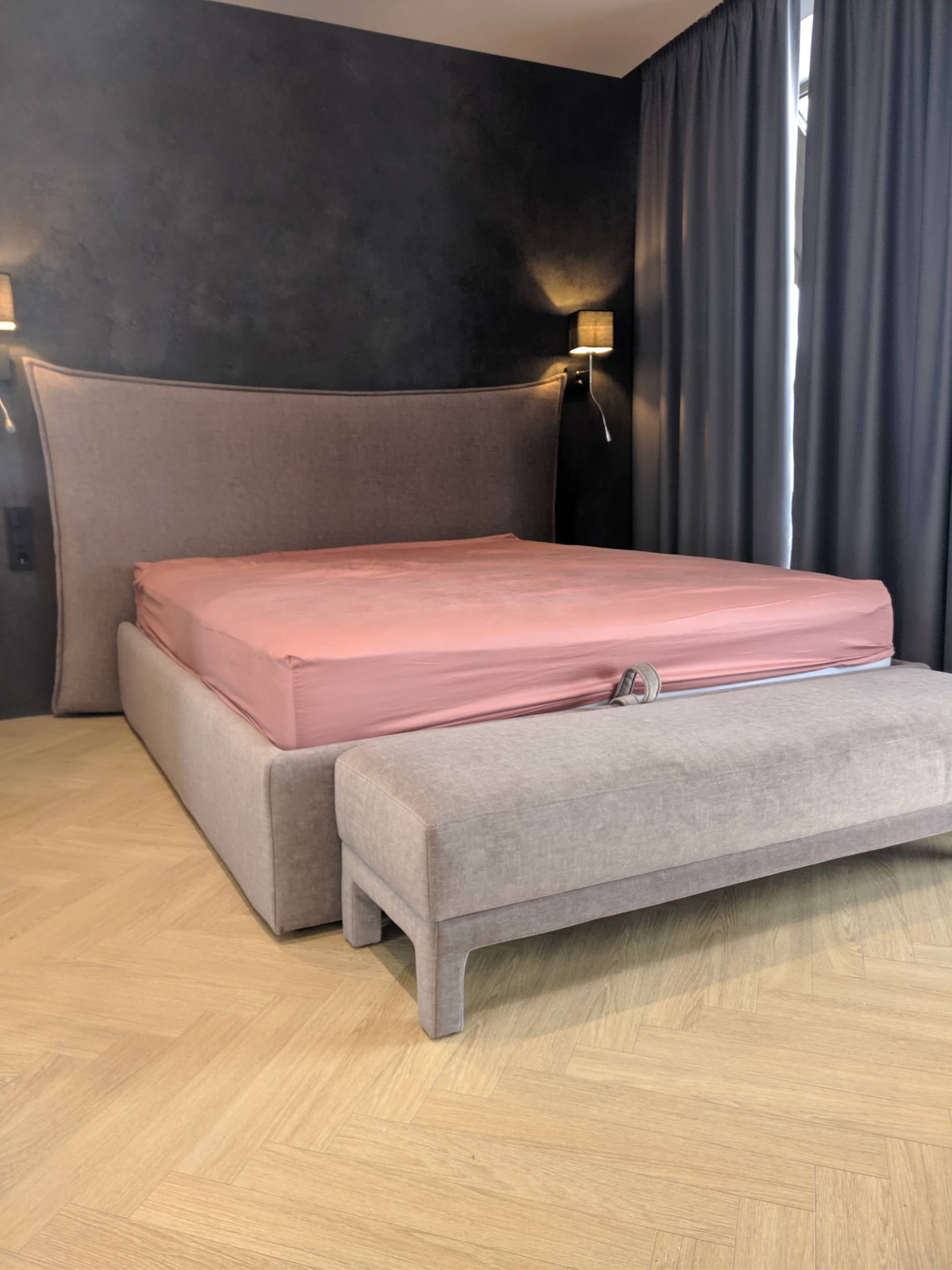 Кровать + банкетка LS587